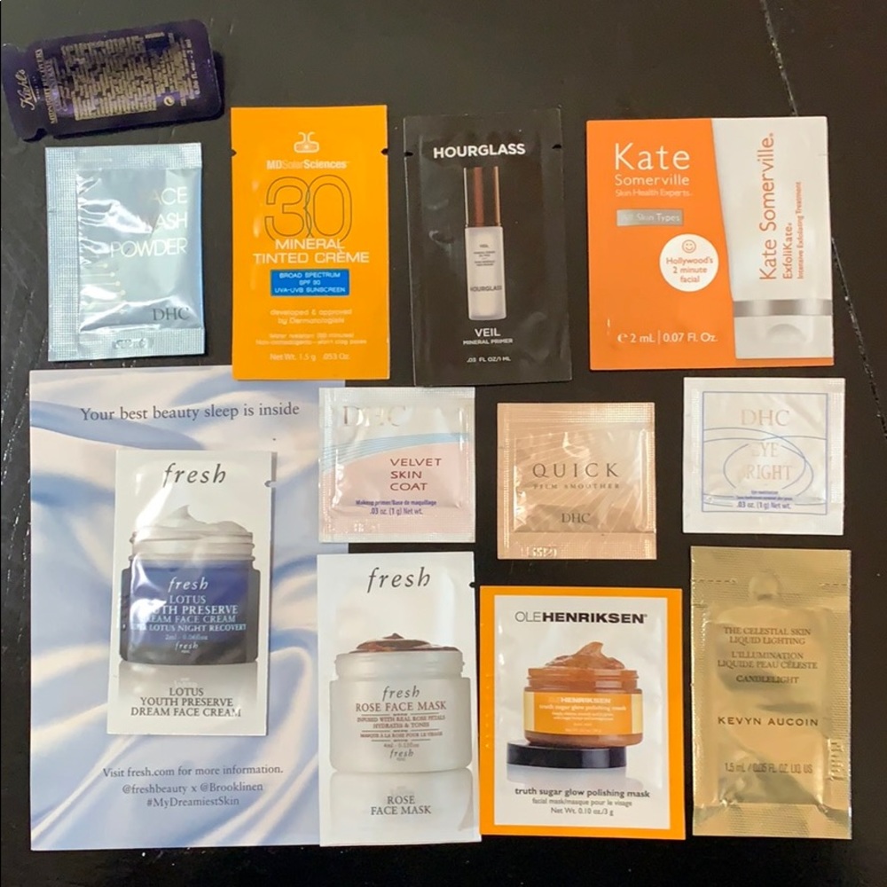 Skincare sample packet set